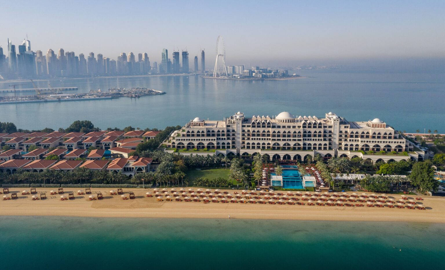 Medium_resolution_150dpi-Jumeirah-Zabeel-Saray-Unique-Perspectives-Beach-and-Skyline-1